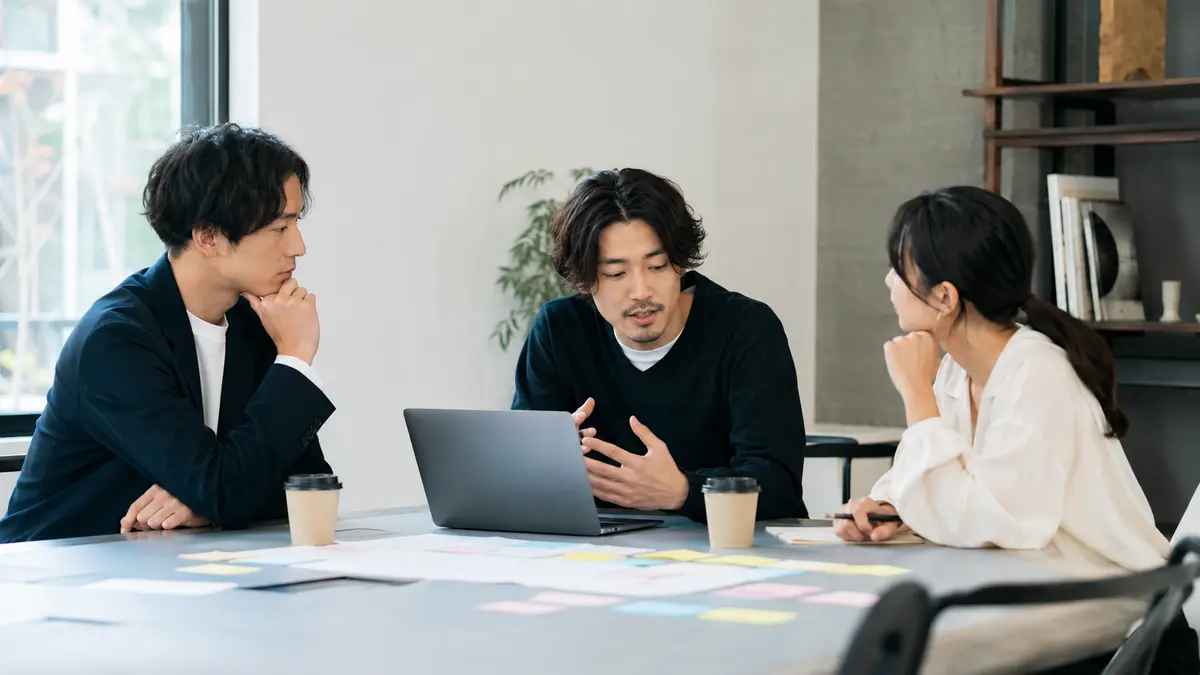 スタートアップの営業立ち上げ｜採用vs代行の判断軸